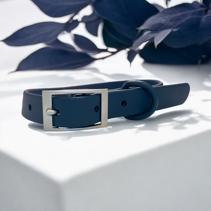 Wipeable dog collar navy