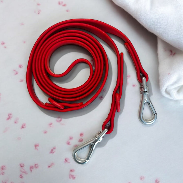 Wipeable dog lead red