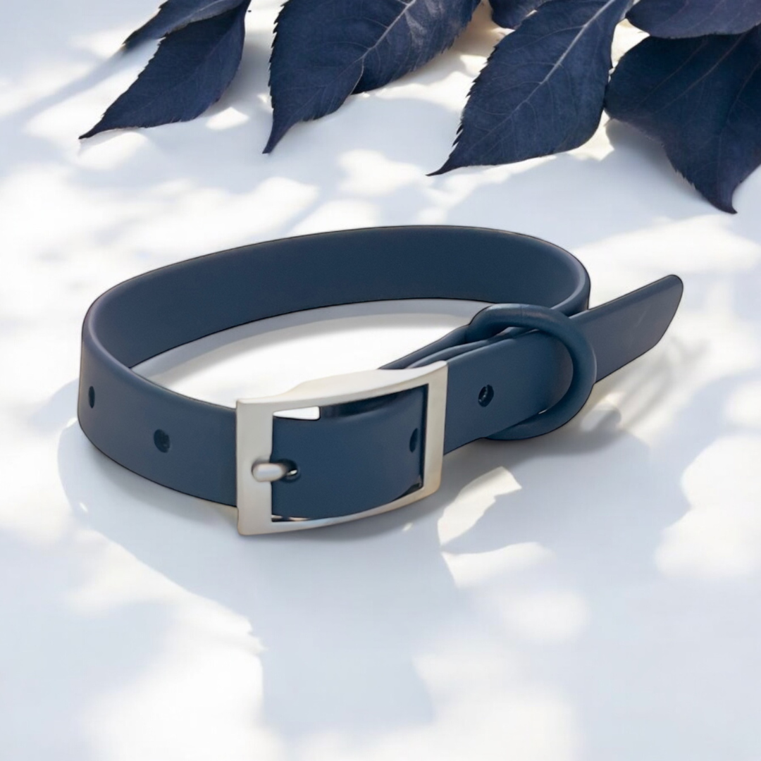 Wipeable dog collar navy